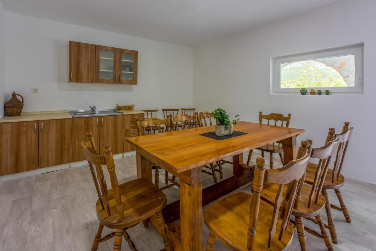 Holiday House Dino Брибир Екстериор снимка